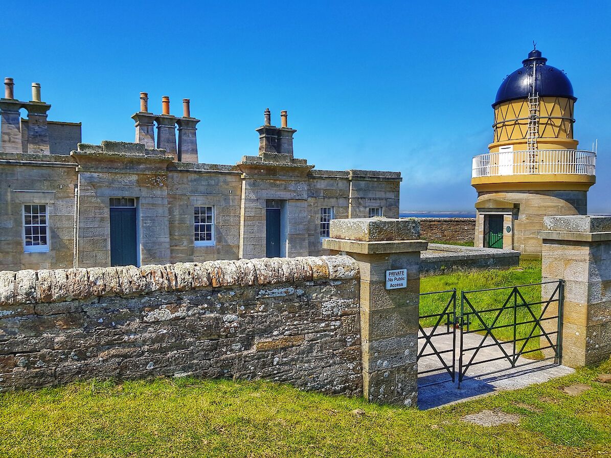 Hoy Sound Low lighthouse and the neighbouring lighthouse buildings - image by Susanne Arbuckle