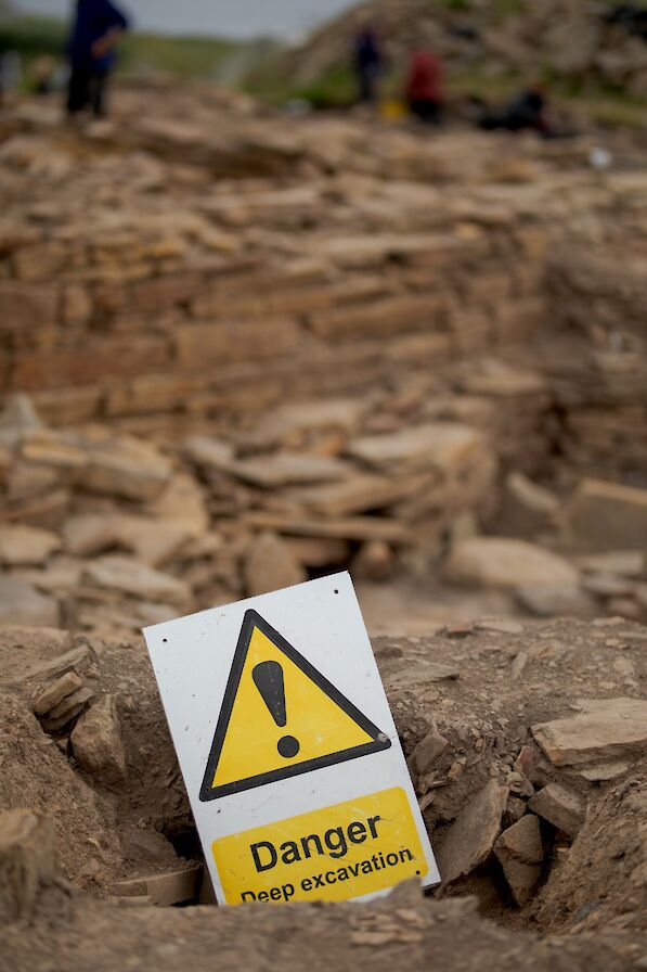 Warning sign at The Cairns, Orkney